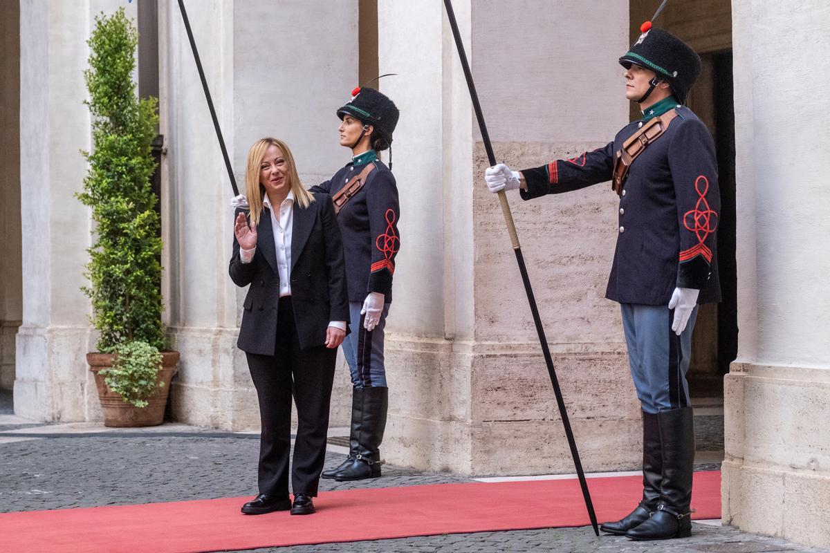 Giorgia Meloni en el palacio Chigi.