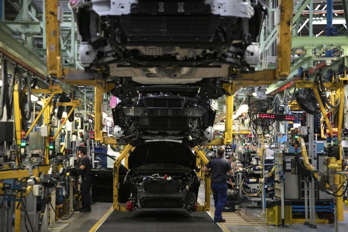 Producción de vehículos en Ford Almussafes, el pasado verano.