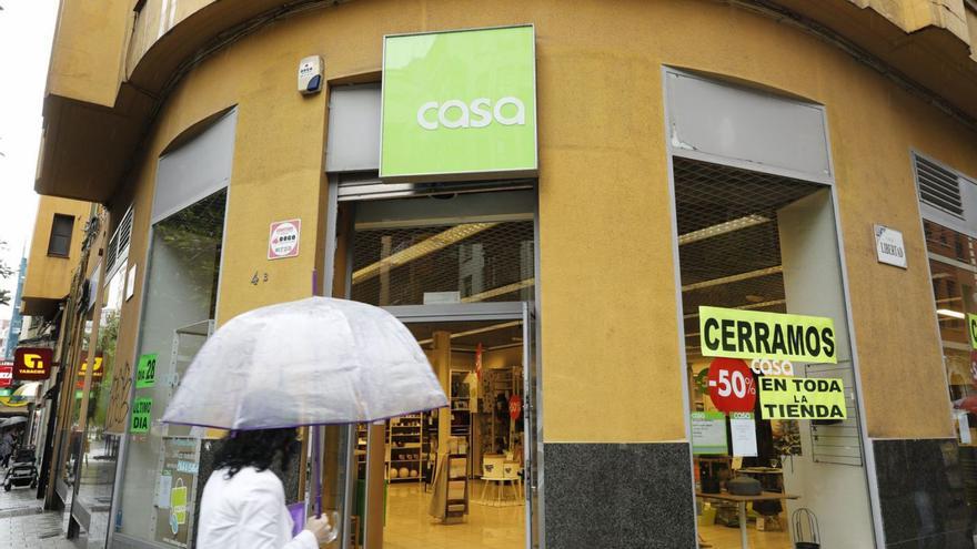 La tienda de Casa en la calle Asturias. | ÁNGEL GONZÁLEZ