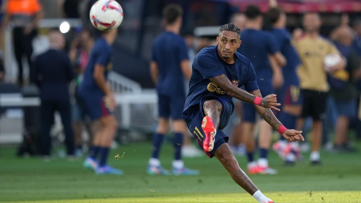 RSaphinha, en un entrenamiento del Barcelona