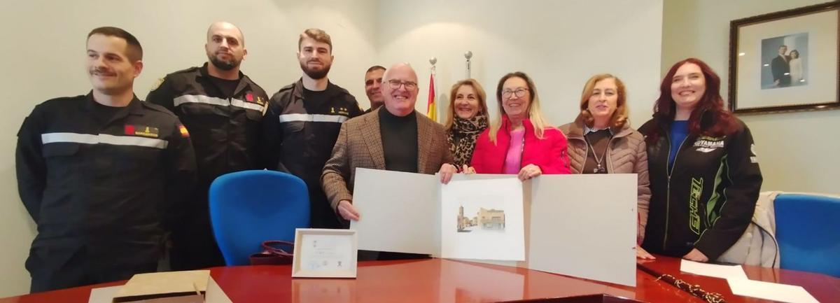 Los efectivos de la UME  recibieron un pequeño reconocimiento por su trabajo  tras la tormenta del 11 de julio.  | SERVICIO ESPECIAL