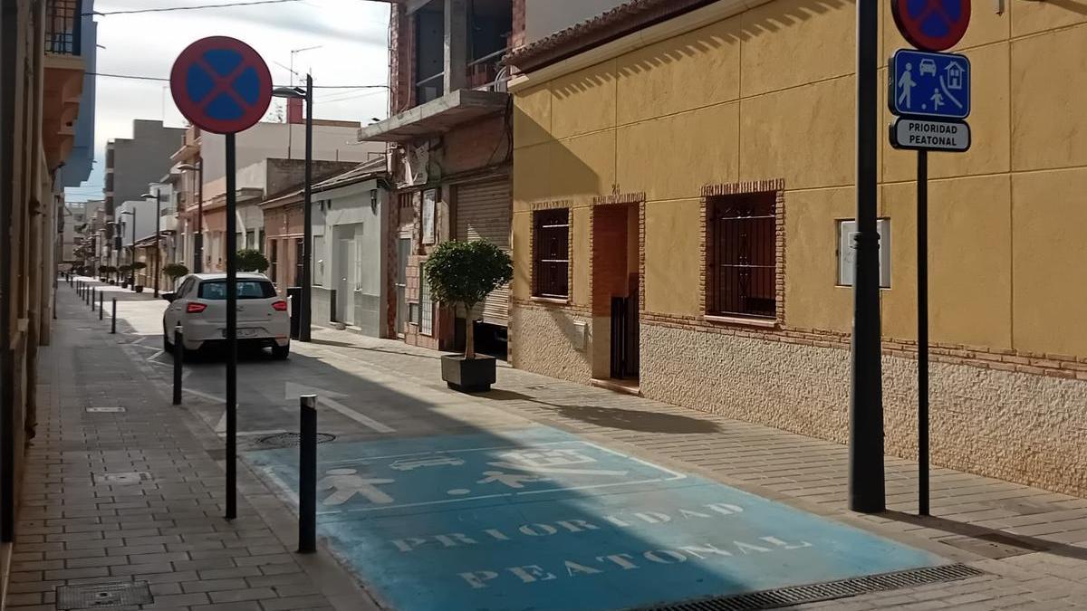 Una de las calles de San Vicente con prioridad para el peatón
