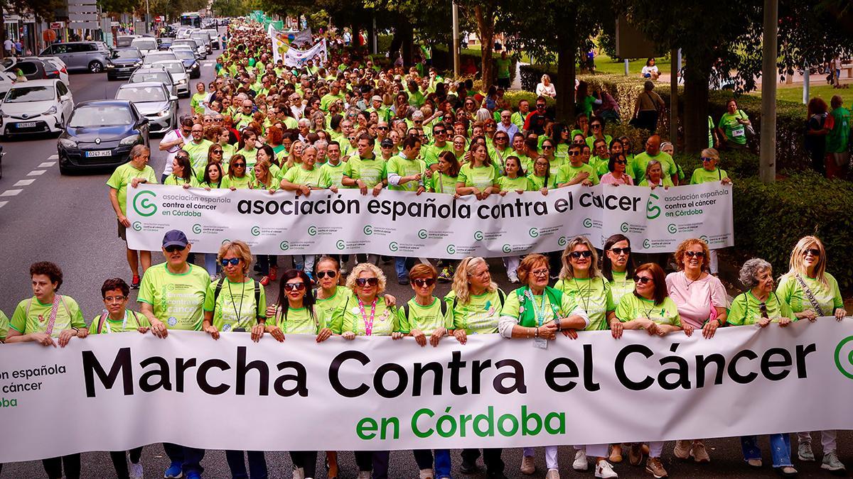La Marcha Contra el Cáncer reúne a 6.000 personas