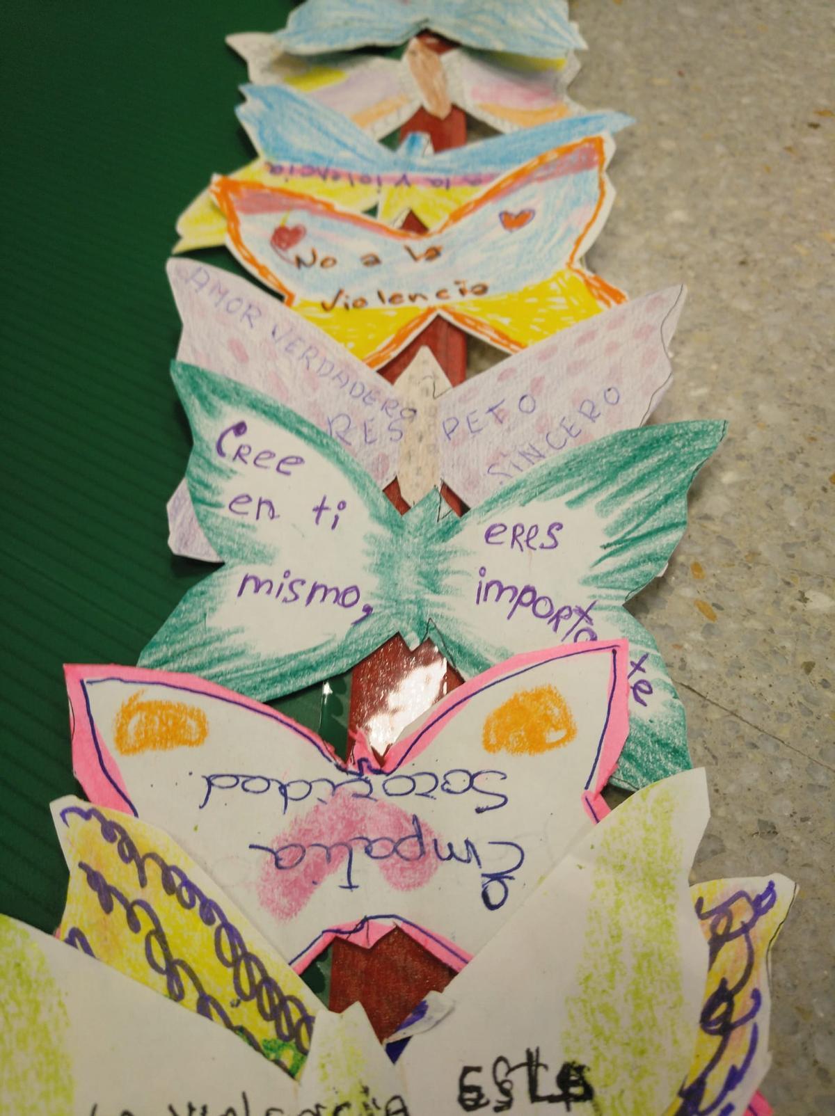 Mariposas hechas por el alumnado.