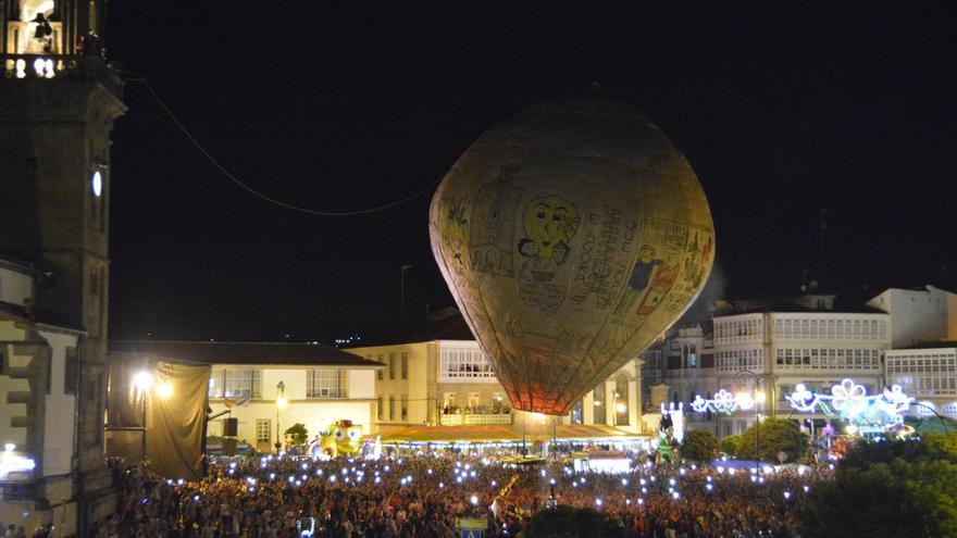 El globo de San Roque y la tortilla de Betanzos, en pantalla gigante en la Gran Vía madrileña