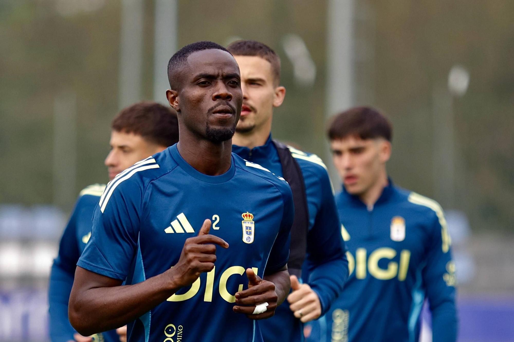 EN IMÁGENES: Así fue el primer entrenamiento de Luis Carrión al frente del Real Oviedo