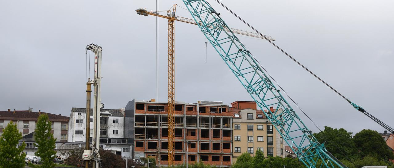 Un edificio de viviendas en construcción en la ciudad de Pontevedra.