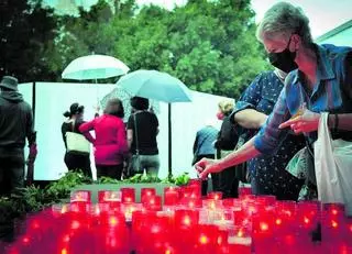 Un rincón para recordar a los muertos cercados por la lava del volcán de La Palma