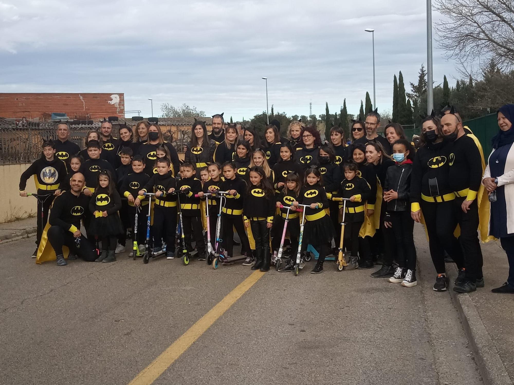 Superherois i superheroïnes prenen els carrers de Vilafant per celebrar Carnaval