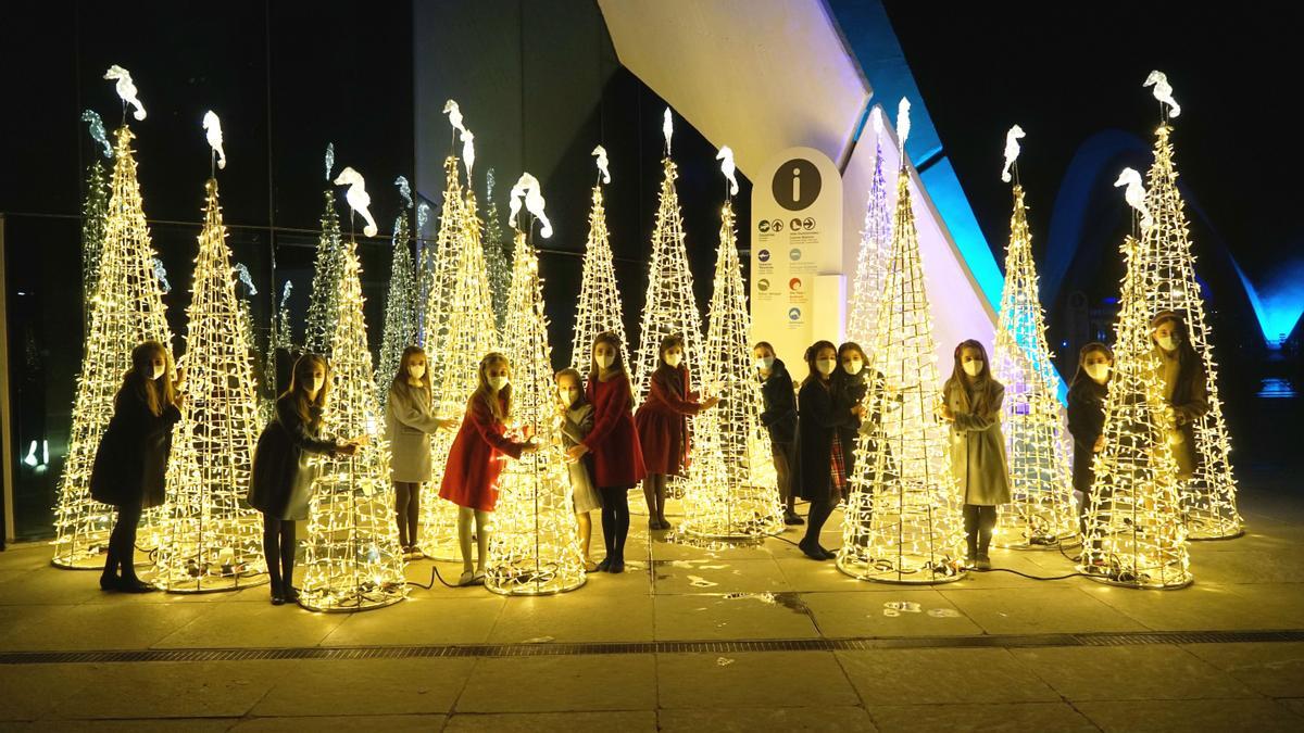 Un momento de la inauguración de la iluminación.