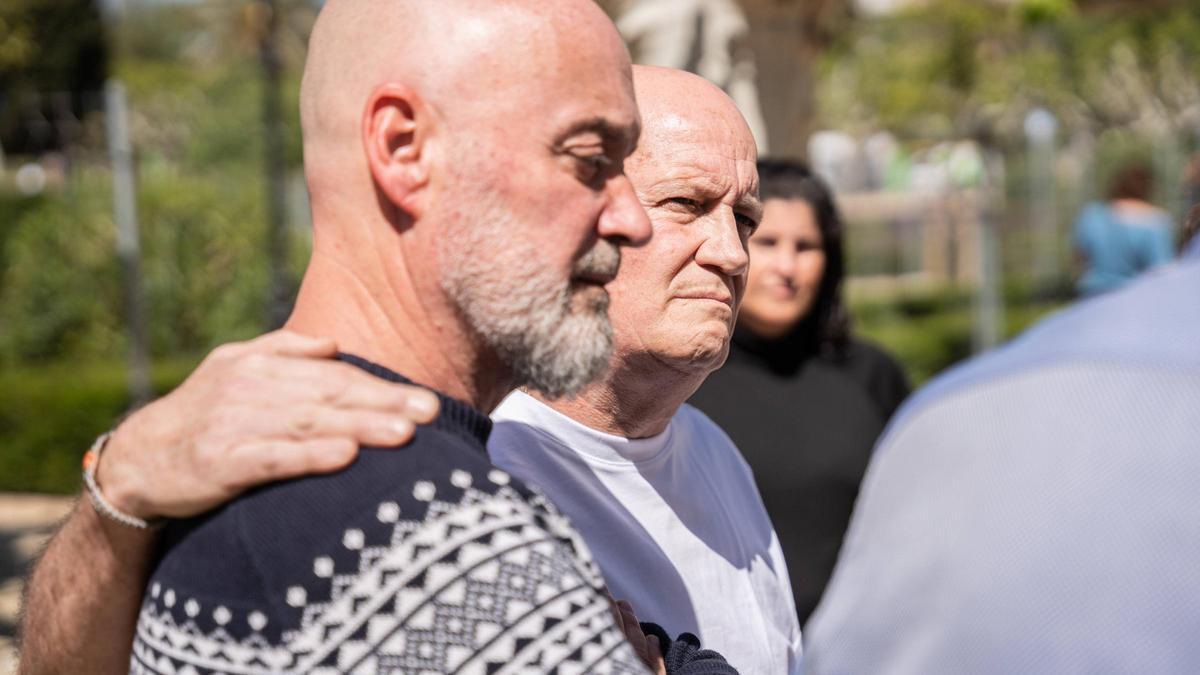 Las víctimas de la pederastia eclesial exigen ante el Parlament indemnizaciones y que los delitos no prescriban