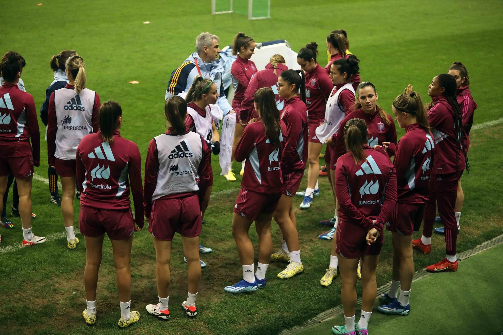 Rueda de prensa y entrenamiento de la Selección Española Femenina en Málaga