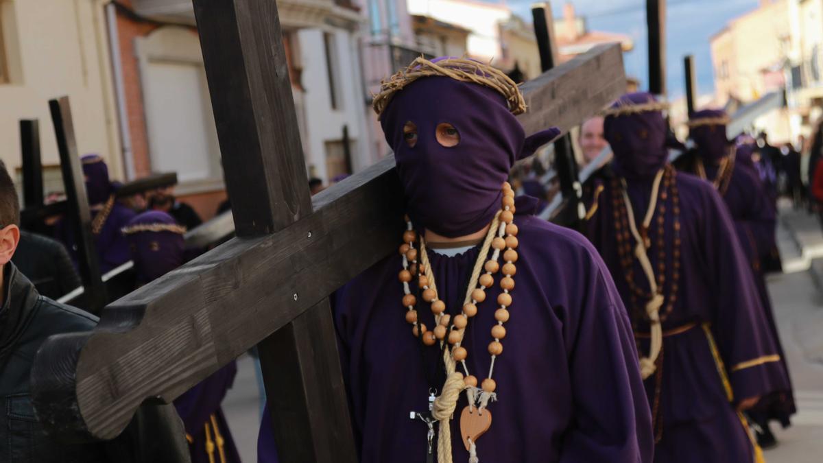 Procesión de los Nazarenos en la Semana Santa de Fuentesaúco