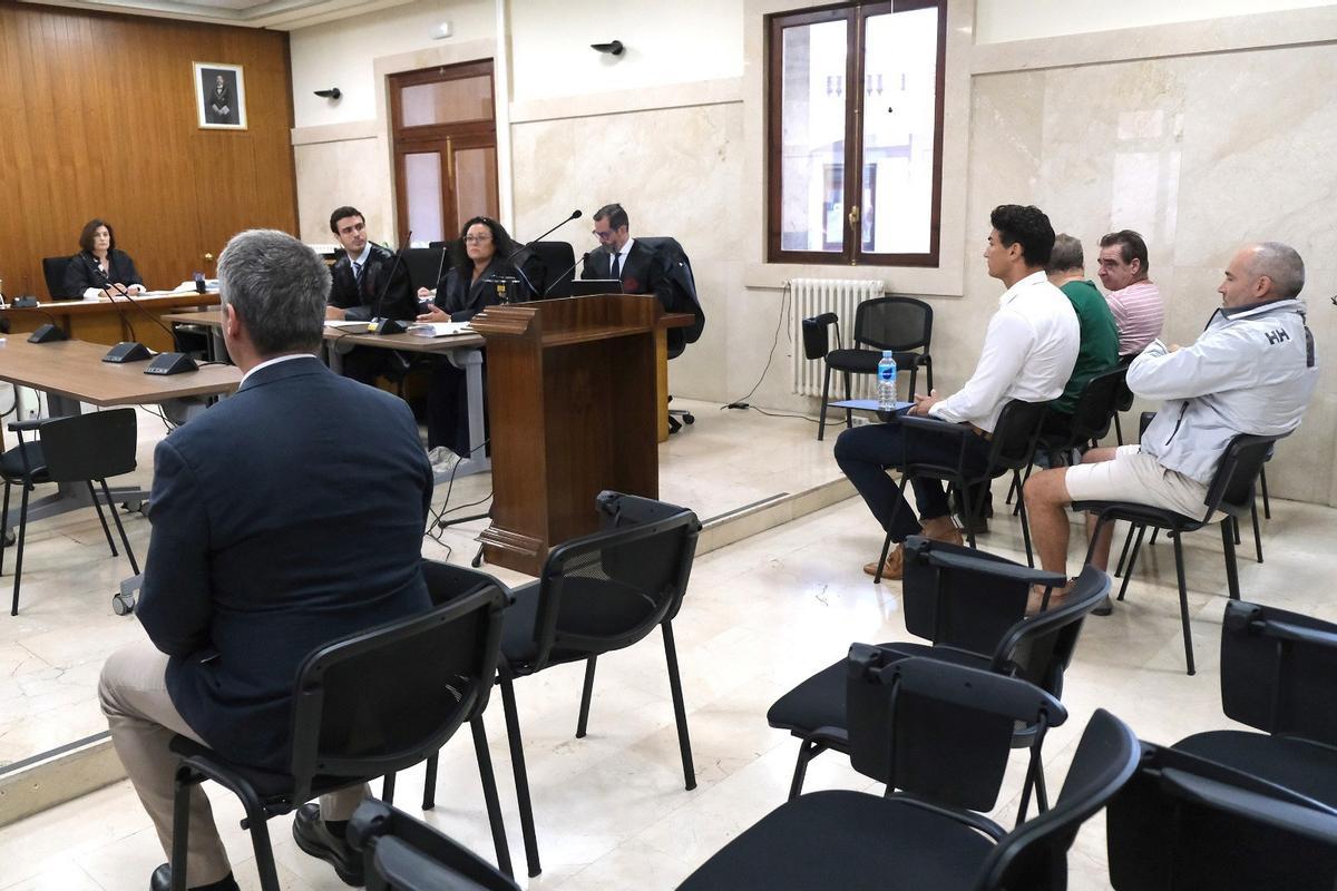 A la izquierda, Carlos García Roldán, principal acusado en la macroestafa inmobiliaria de Lujo Casa.