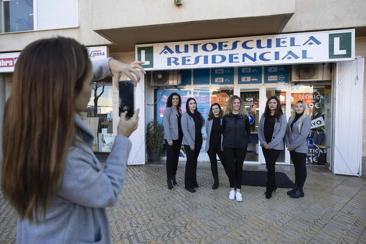 Autoescuela Residencial cuenta con un equipo multidisciplinar y ampliamente formado.