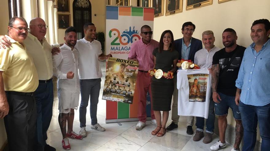 Los púgiles presentaron ayer la Velada de Boxeo en el Ayuntamiento de Málaga.