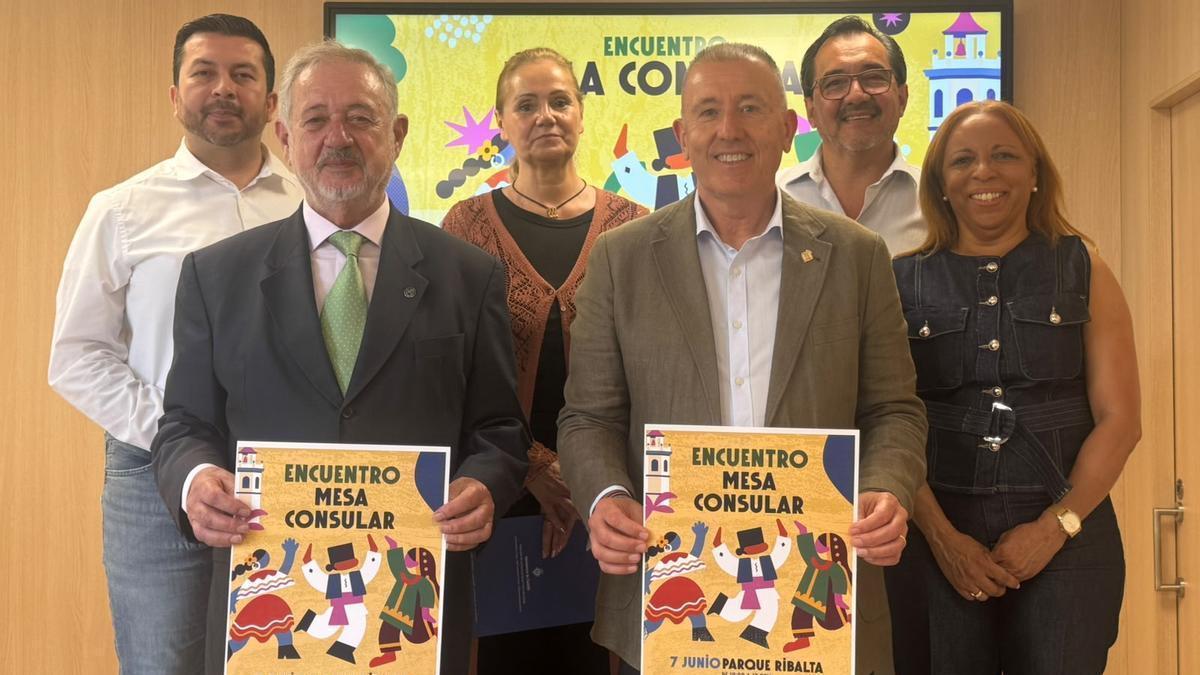Sales y los representantes consulares en Castelló este miércoles.