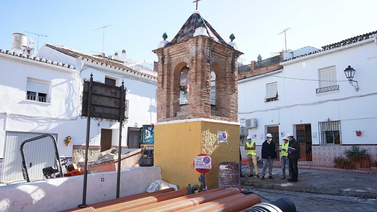 El alcalde, Francisco Santos, ha visitado las obras en la plaza de San Andrés.