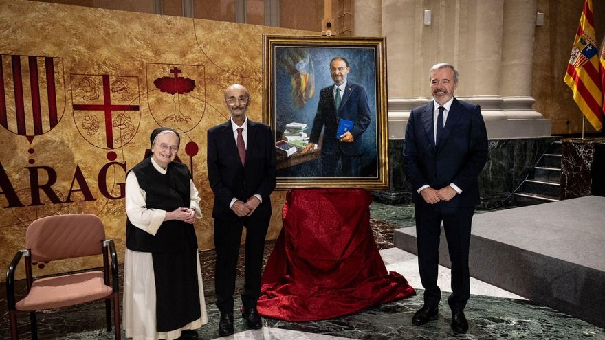 Lambán destapa su retrato: &quot;El PSOE me duele en lo más profundo de mi alma, pero Aragón me alegra el corazón&quot;