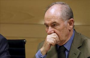 Rodrigo Rato Figueredo va ser vicepresident segon del Govern i ministre d’Economia entre 1996 i 2004, amb José María Aznar. Després va ocupar el càrrec de director gerent de l’FMI fins a la seva dimissió el 19 de juny del 2007. Ha dirigit el grup financer Bankia des del 2010 fins fa poques setmanes.