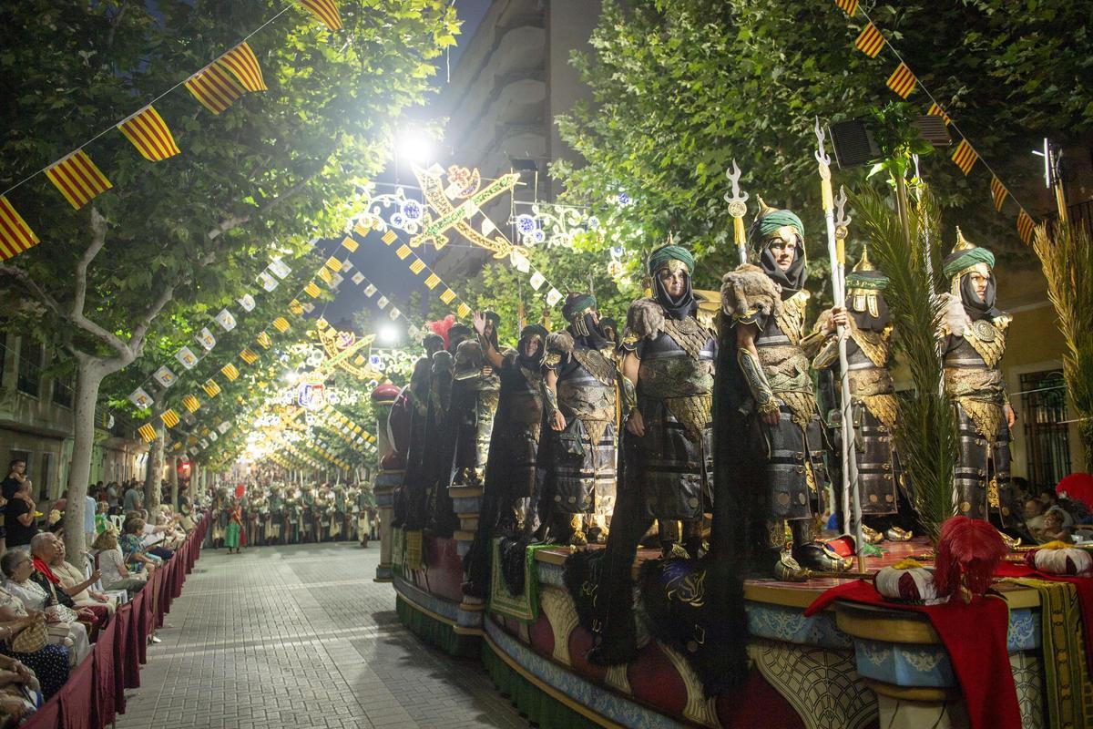 Así ha sido la Gran Entrada de las Fiestas de Moros y Cristianos en Xixona
