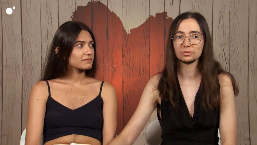 Dos participantes de First Dates buscan a una persona para formar una &quot;Trieja&quot;