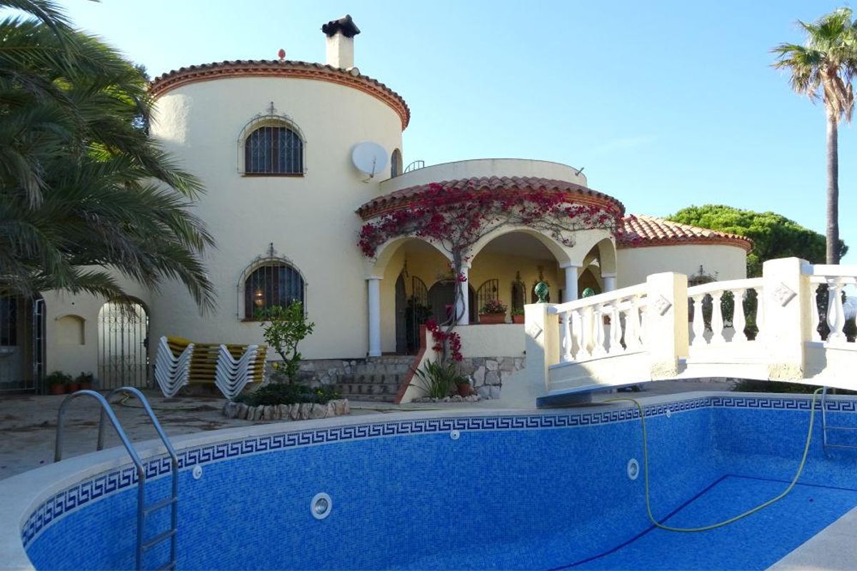 Casa con piscina en venta en Tarragona.