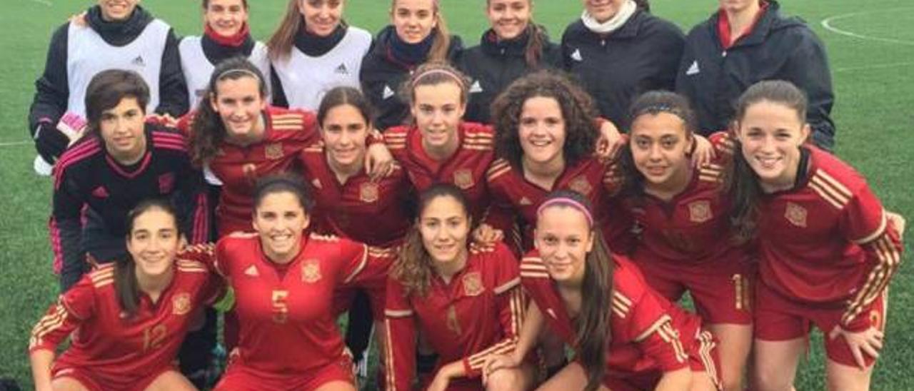 España sub´17 femenina, con la mallorquina Cata Coll.