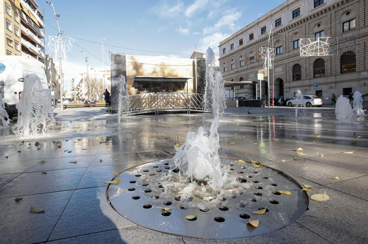 Así está la Plaza de la Montañeta en plenas Navidades