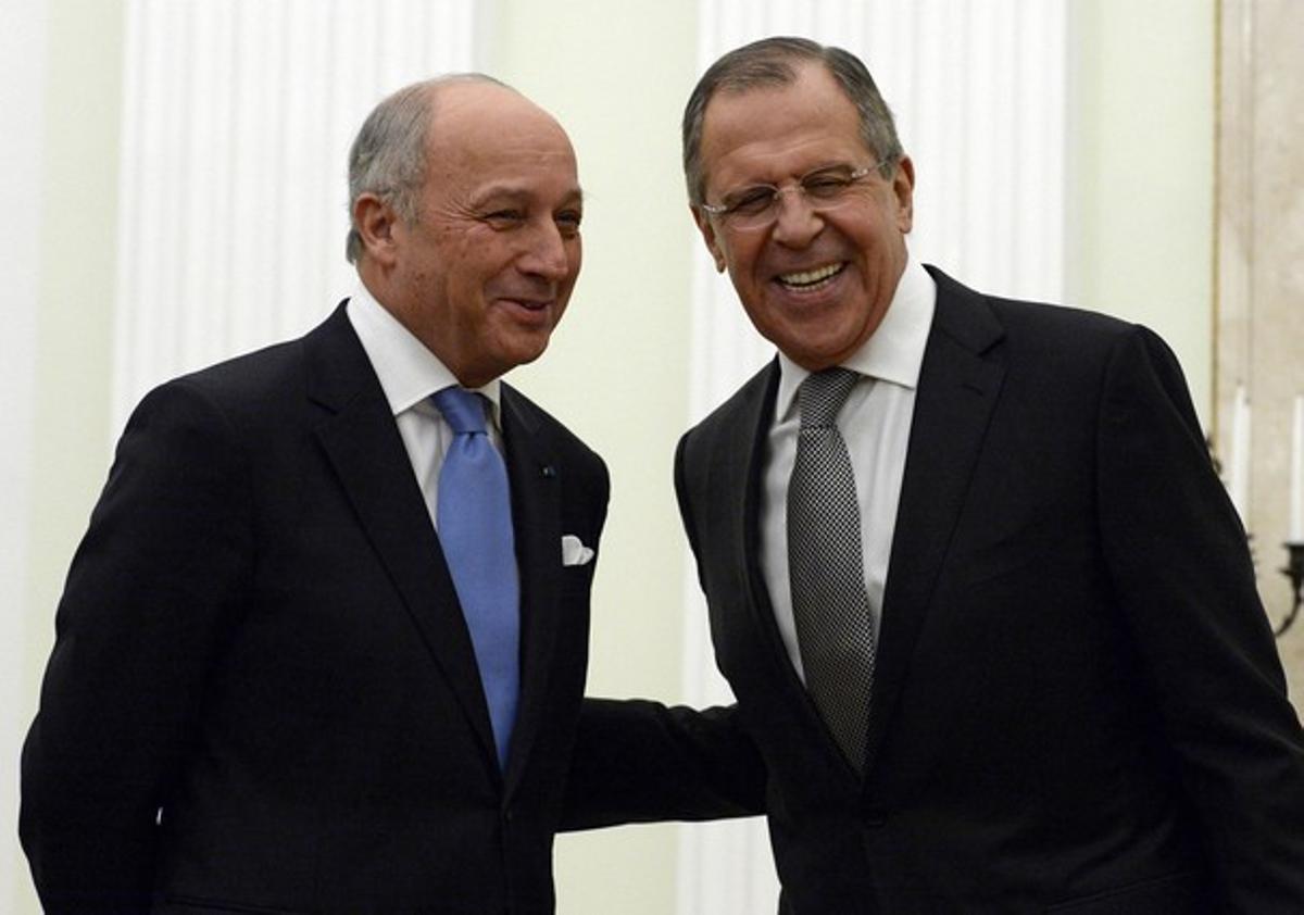 El ministre d’Exteriors francès, Laurent Fabius (a l’esquerra), i el seu homòleg rus, Serguei Lavrov.