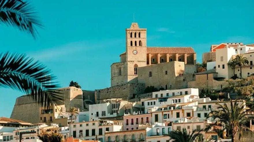 Explore the magic of Ibiza Town: from historic streets to iconic nightclubs