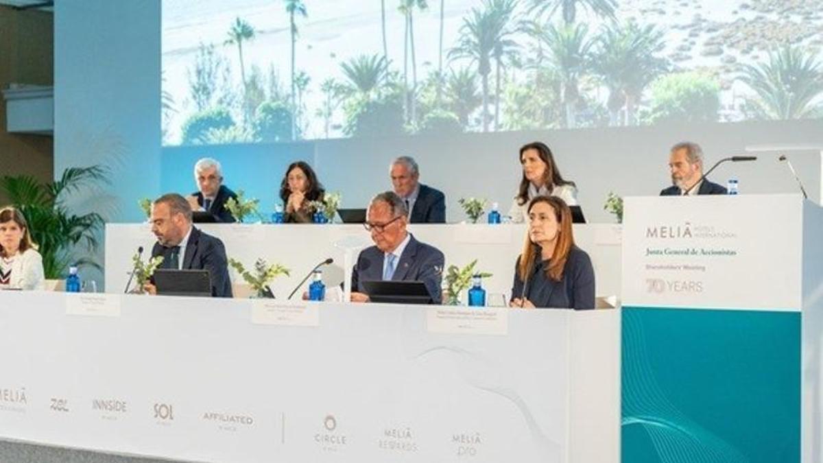 JUNTA DE ACCIONISTAS | Dos accionistas de Meliá, miembros de la familia Escarrer, cuestionan el «blindaje» de su presidente