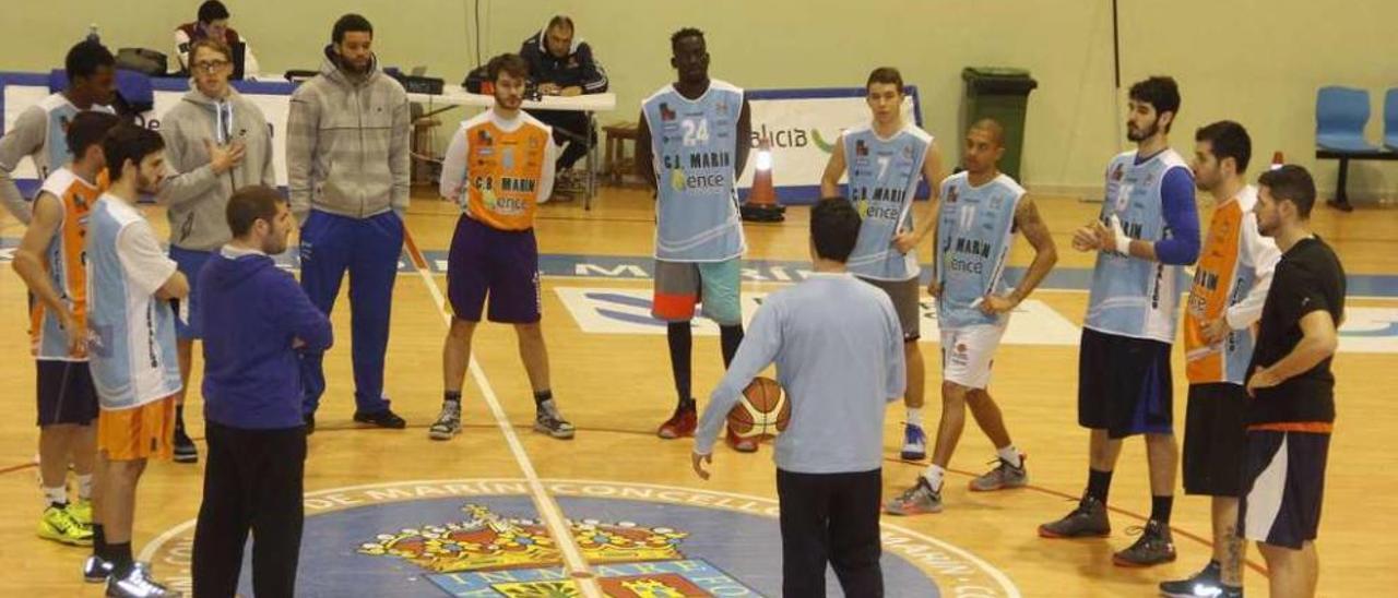 Entrenamiento del Peixegalego en A Raña en la tarde de ayer. // Santos Álvarez