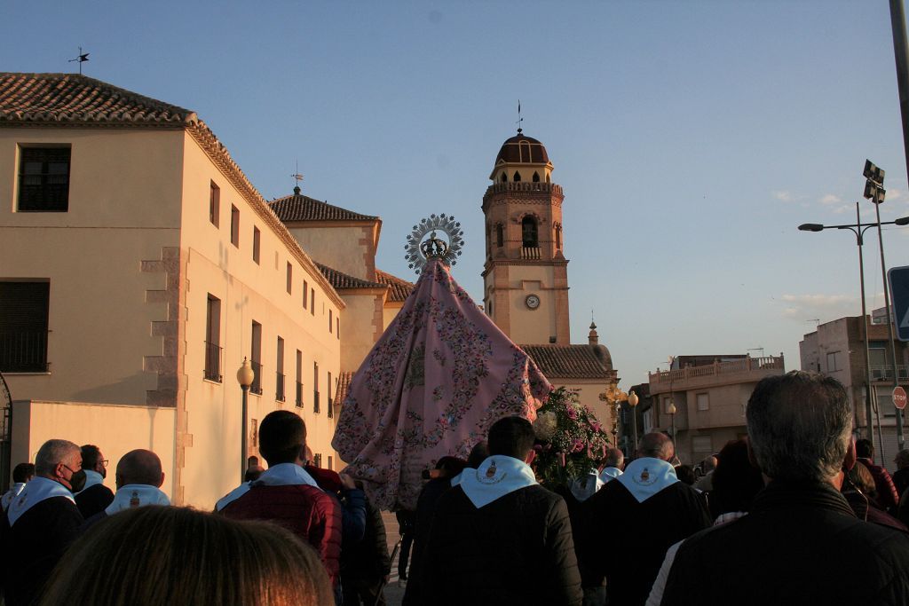 La Virgen de las Huertas vuelve a su casa arropada por decenas de lorquinos