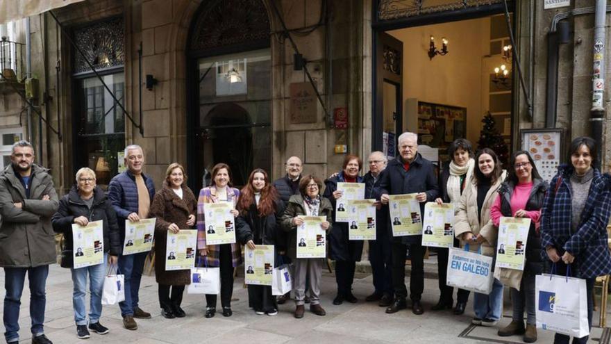 Impulsores y premiados delante del Casino / ANTONIO HERNÁNDEZ