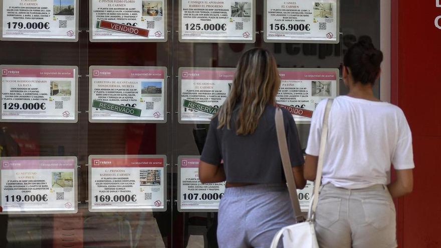 Las familias murcianas firman 30 donaciones al día ante notario para facilitar el acceso a la vivienda a sus hijos