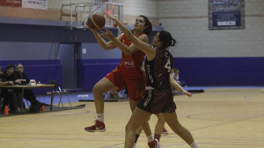 El Maristas continúa en racha ante el Conquero