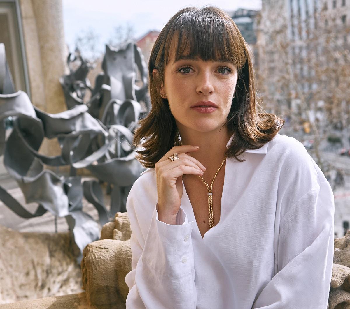 Susana Abaitua lució piezas únicas de RABAT Red Carpet y RABAT Diamonds, elaboradas artesanalmente en oro blanco y diamantes naturales.