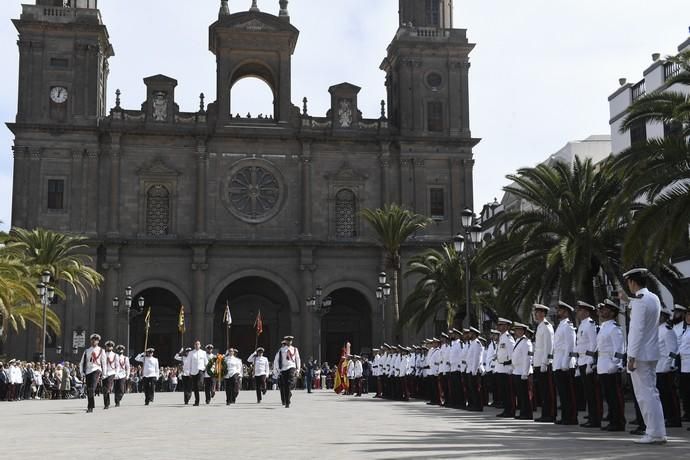 01-03-20  LAS PALMAS DE GRAN CANARIAS. PLAZA DE SANTA ANA. LAS PALMAS DE GRAN CANARIA. Jura de bandera en Santa Ana. Acto de jura o promesa ante la bandera de personal civil, en la plaza de Santa Ana, con motivo del 483 Aniversario de la InfanterÍa de Marina y el 80 Aniversario de la InfanterÍa de Marina en Canarias.    Fotos: Juan Castro.