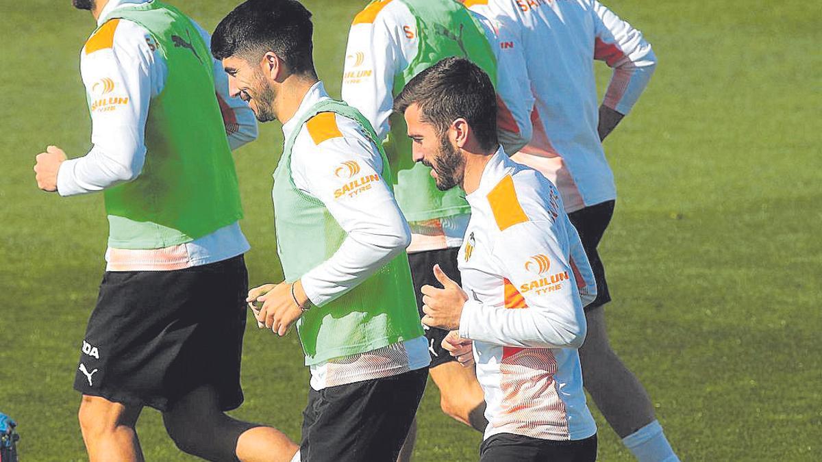 Soler y Gayà en la previa del partido contra el Athletic Club