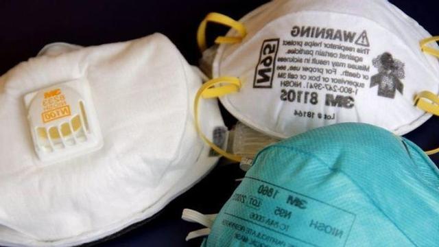 Las mascarillas son un bien escaso en los hospitales