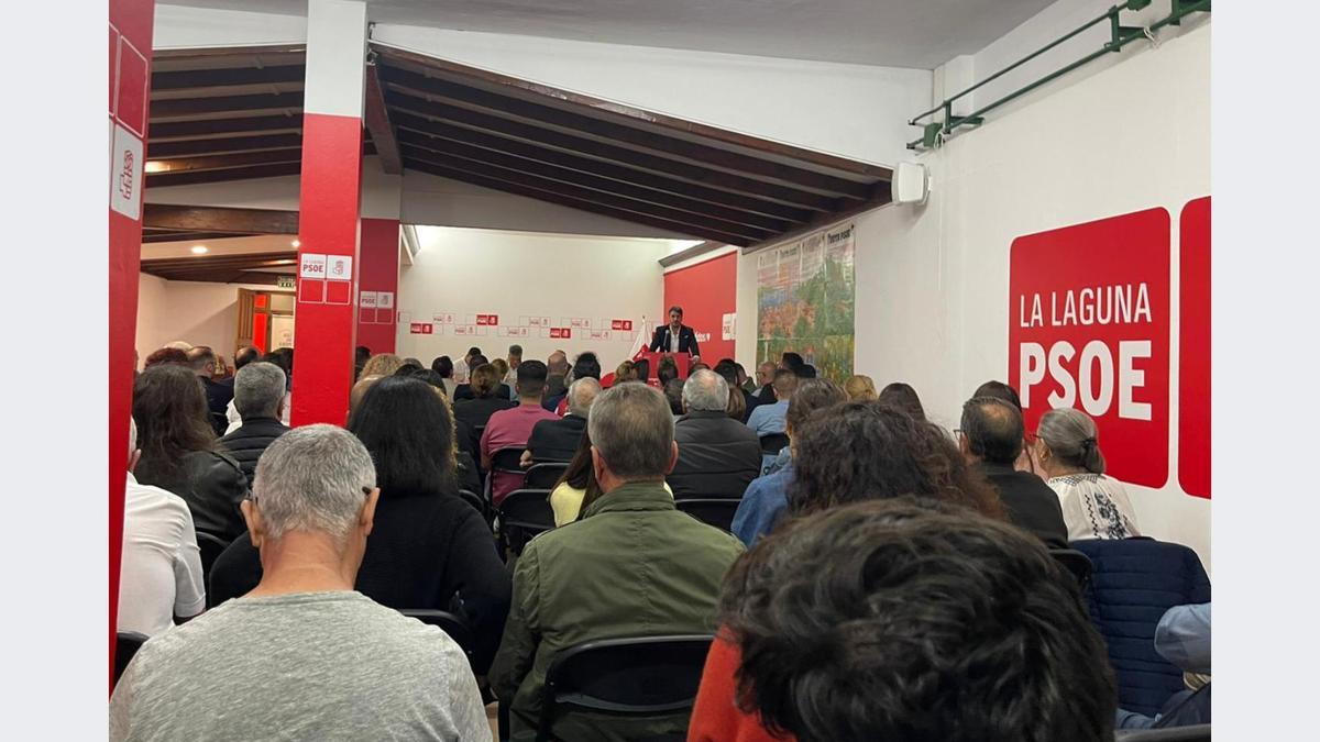 Un momento de la asamblea extraordinaria del PSOE de La Laguna celebrada este viernes en la Casa del Pueblo.