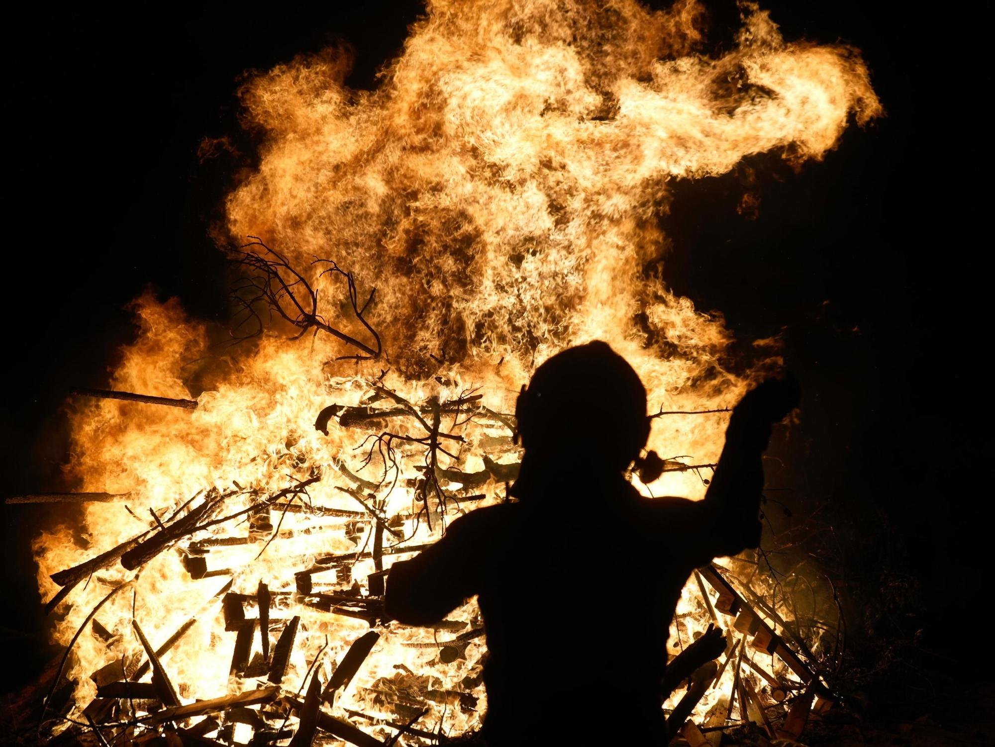 GALERÍA | Así ha transcurrido la hoguera de San Juan en Zamora: adiós a lo malo