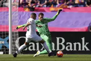 Mbappé, hat-trick y un Pichichi estéril