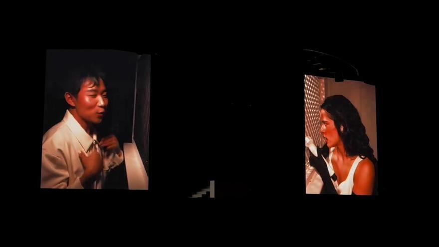 Rosalía habla en chino en su concierto en Lisboa: "¿Cómo se dice 'eres una perla'?"