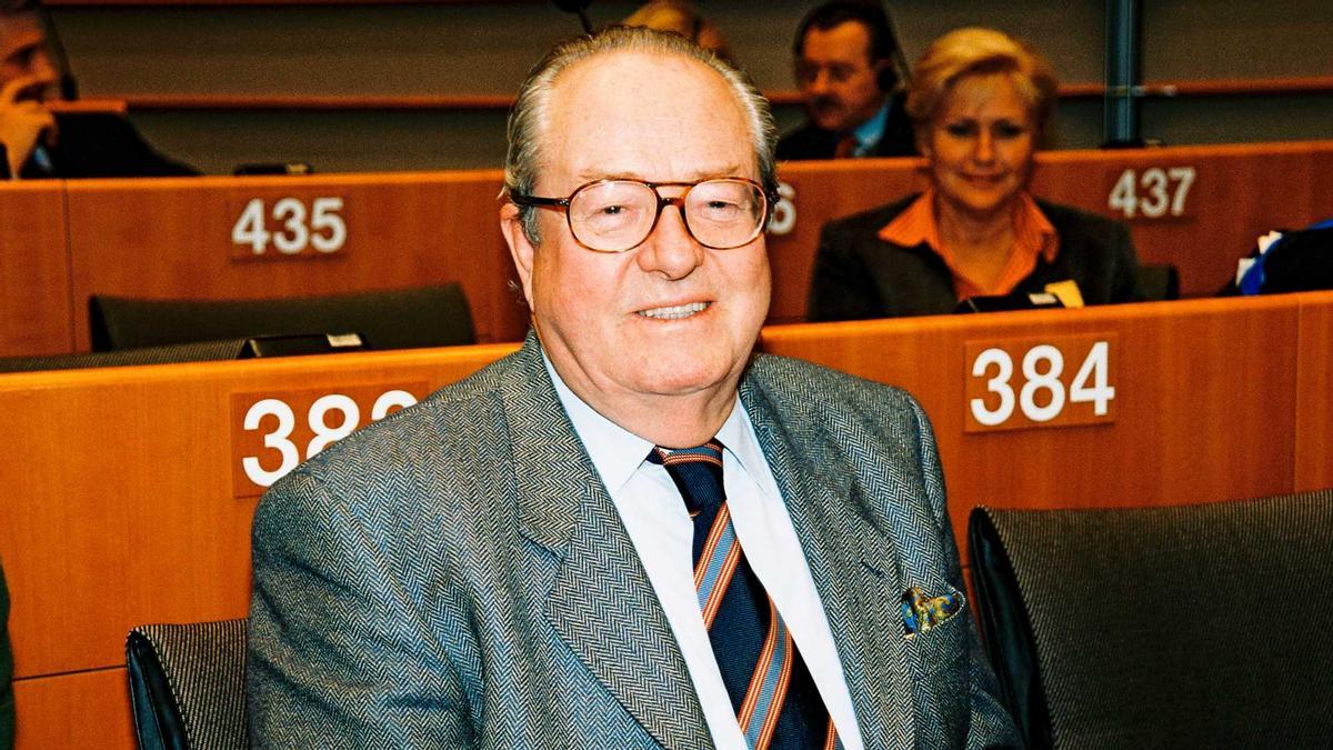El fundador del Front Nacional, Jean-Marie Le Pen, durant una sessió plenària a Brussel·les.