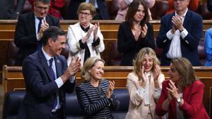 Pedro Sánchez y la bancada socialistas celebran el ’no’ a la moción de censura, el 22 de marzo.