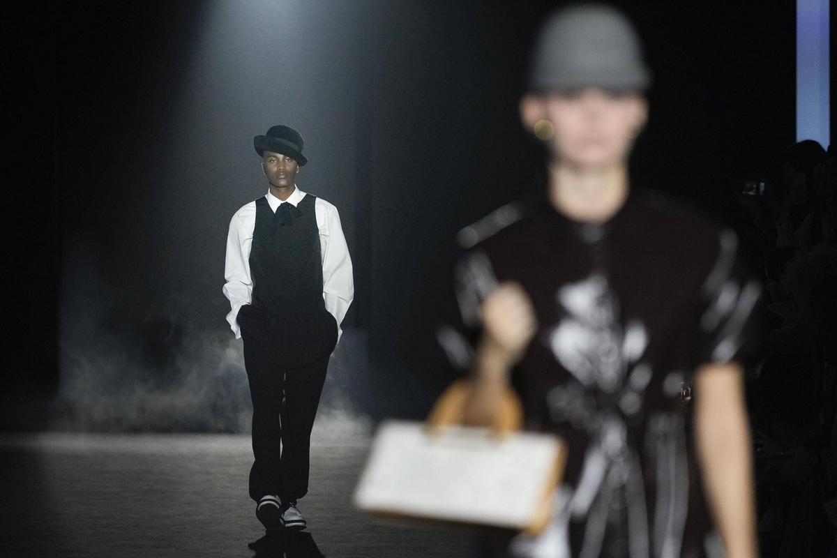 Barcelona 17/10/2025 080 Barcelona Fashion: Desfile 080 Reborn Fotografía de Ferran Nadeu