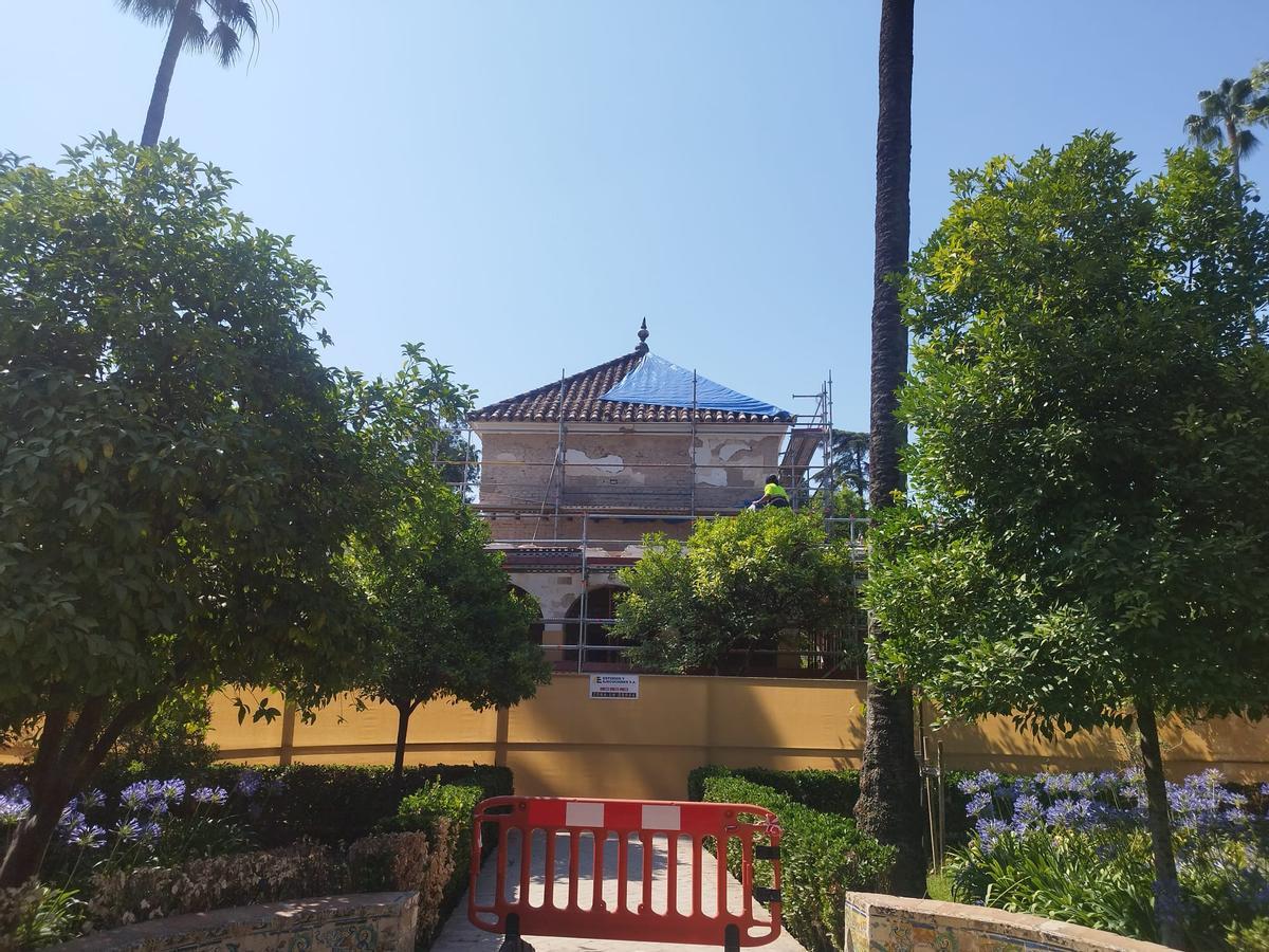 Las obras de restauración del Cenador de Carlos V, en imágenes