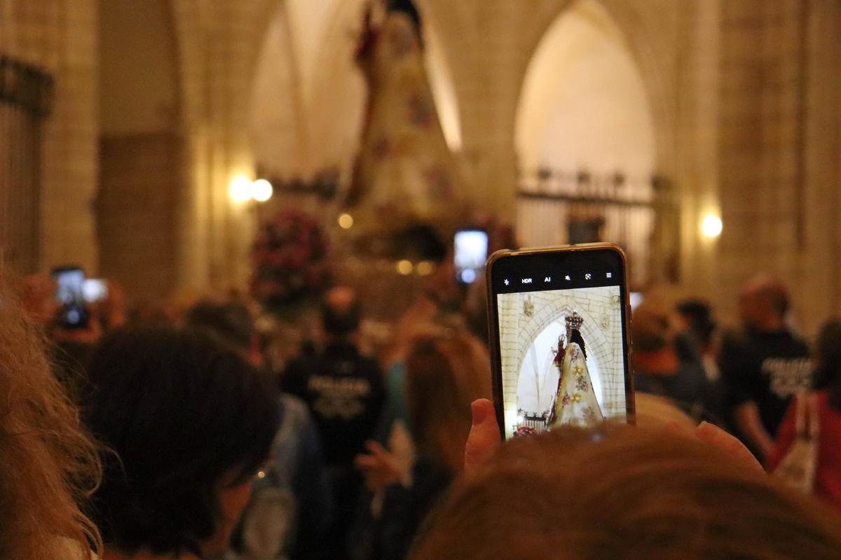 Las imágenes del regreso en romería de la Fuensanta a su santuario